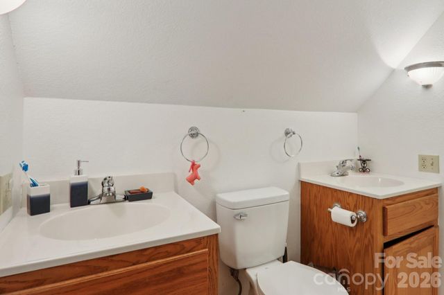 130 Crestview Street, Canton, NC 28716