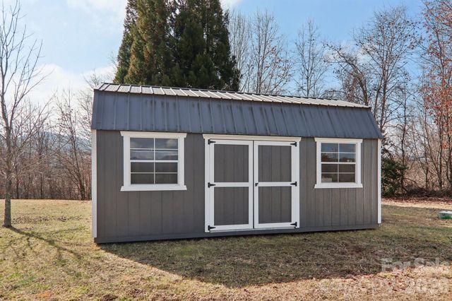 130 Crestview Street, Canton, NC 28716