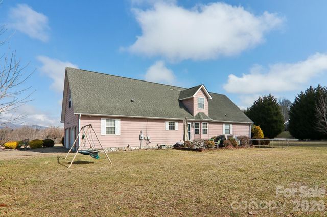 130 Crestview Street, Canton, NC 28716