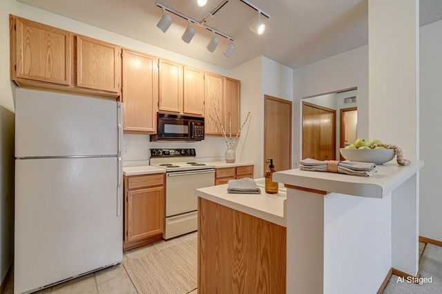 8372 Kimball Drive, Eden Prairie, MN 55347