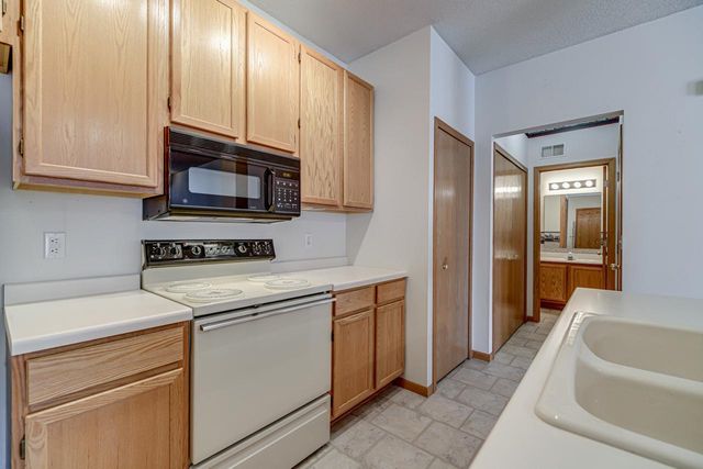 8372 Kimball Drive, Eden Prairie, MN 55347