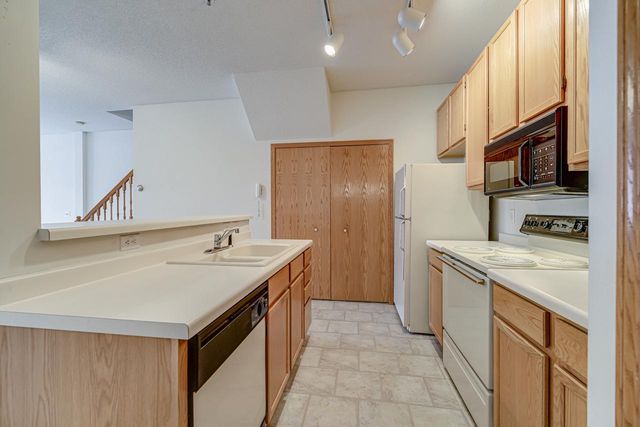 8372 Kimball Drive, Eden Prairie, MN 55347