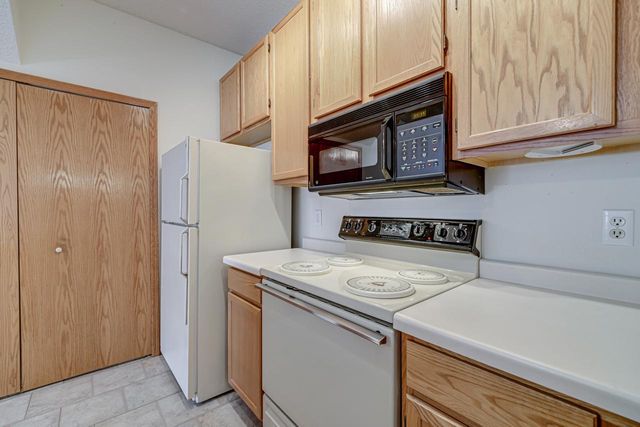 8372 Kimball Drive, Eden Prairie, MN 55347