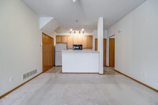 8372 Kimball Drive, Eden Prairie, MN 55347