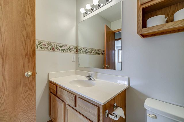 8372 Kimball Drive, Eden Prairie, MN 55347