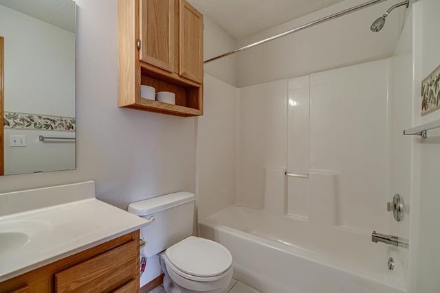 8372 Kimball Drive, Eden Prairie, MN 55347