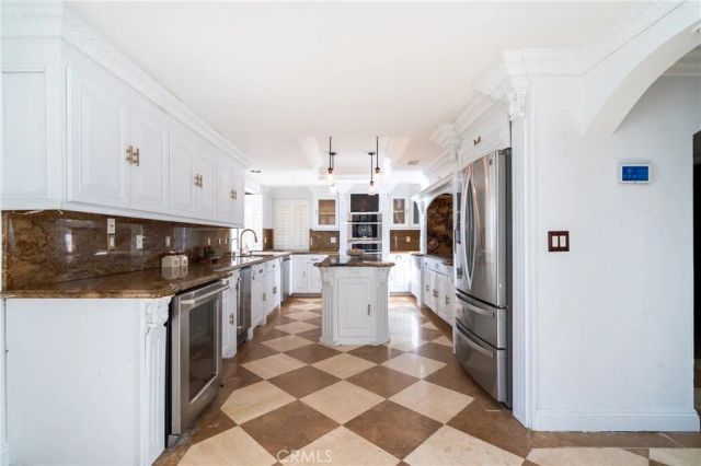 22564 Inspiration Pt, Canyon Lake, CA 92587