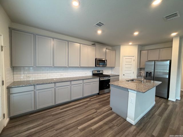 4804 NIGHT HERDER, St Hedwig, TX 78152