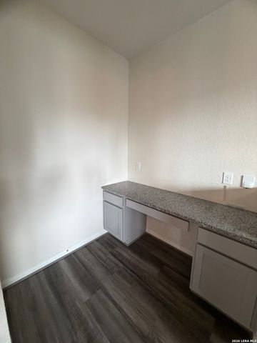4804 NIGHT HERDER, St Hedwig, TX 78152