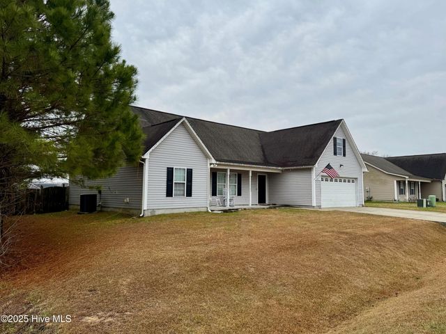 107 Killis Boulevard, Richlands, NC 28574
