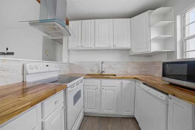 32 Fanshaw A 32, Boca Raton, FL 33434