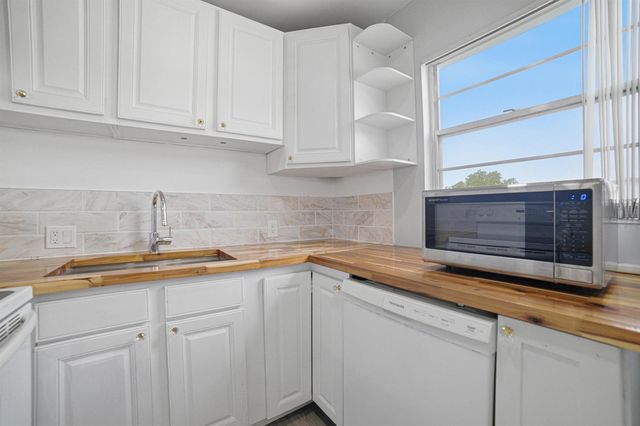 32 Fanshaw A 32, Boca Raton, FL 33434