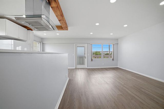 32 Fanshaw A 32, Boca Raton, FL 33434