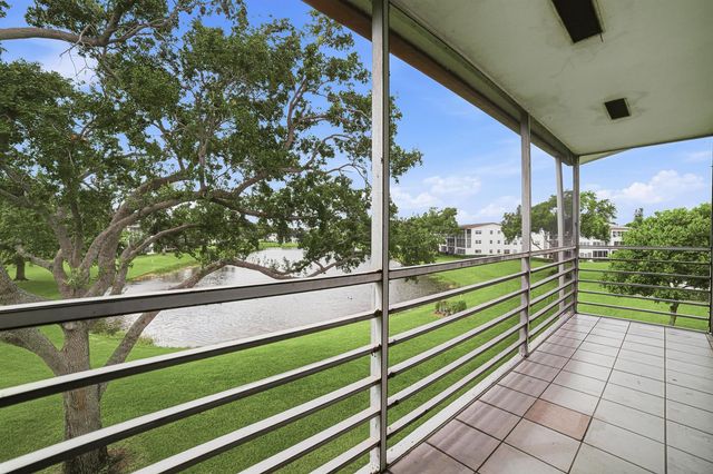 32 Fanshaw A 32, Boca Raton, FL 33434