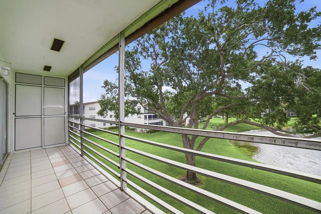 32 Fanshaw A 32, Boca Raton, FL 33434