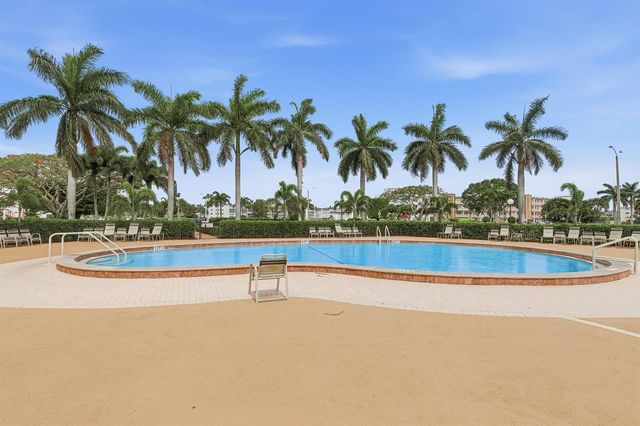 32 Fanshaw A 32, Boca Raton, FL 33434