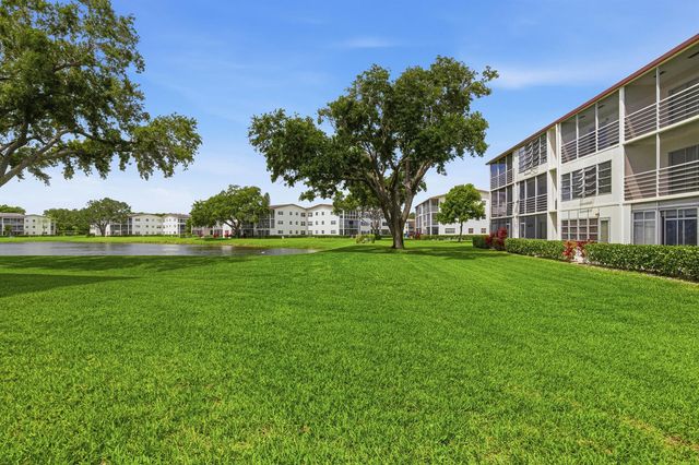 32 Fanshaw A 32, Boca Raton, FL 33434