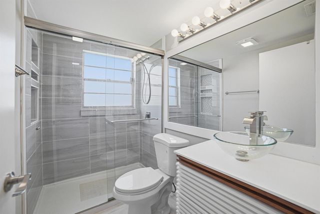32 Fanshaw A 32, Boca Raton, FL 33434