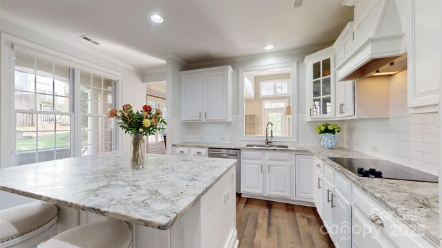 11724 Easthampton Circle, Charlotte, NC 28277