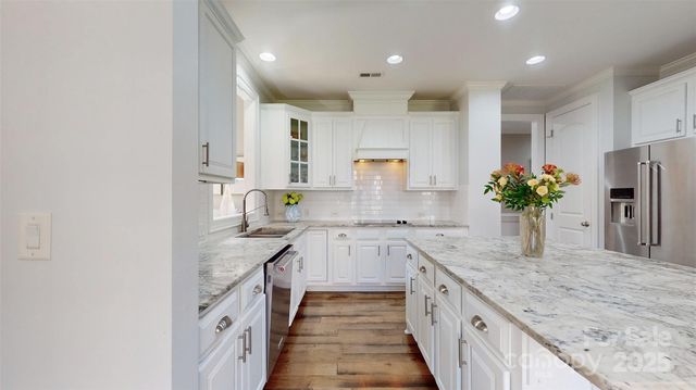 11724 Easthampton Circle, Charlotte, NC 28277