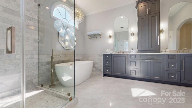 11724 Easthampton Circle, Charlotte, NC 28277