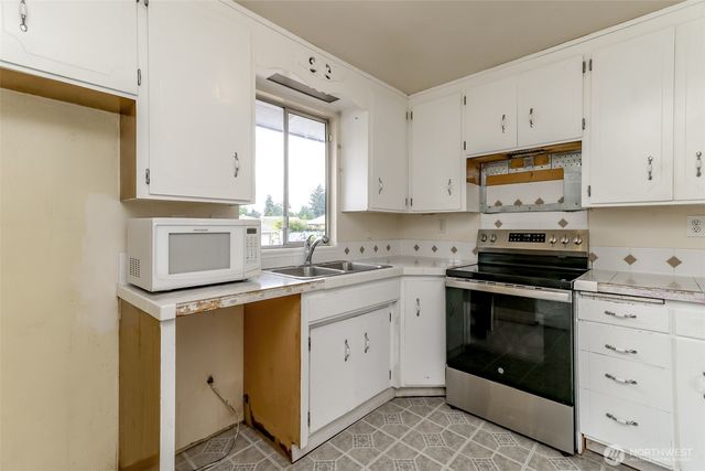 10716 102nd Street SW, Tacoma, WA 98498