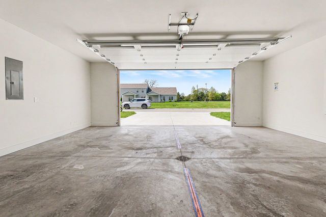21 Cove Drive, Bay City, MI 48706