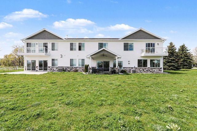 21 Cove Drive, Bay City, MI 48706