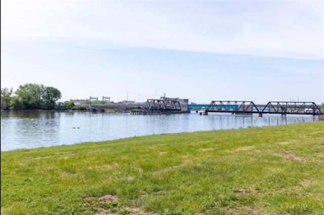 21 Cove Drive, Bay City, MI 48706