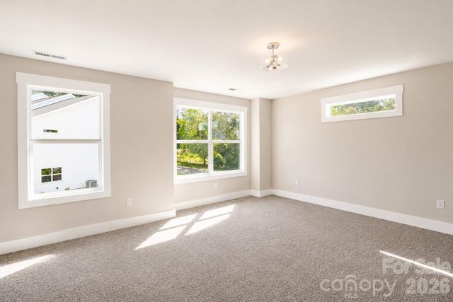 28 Brice Street 14, Asheville, NC 28806