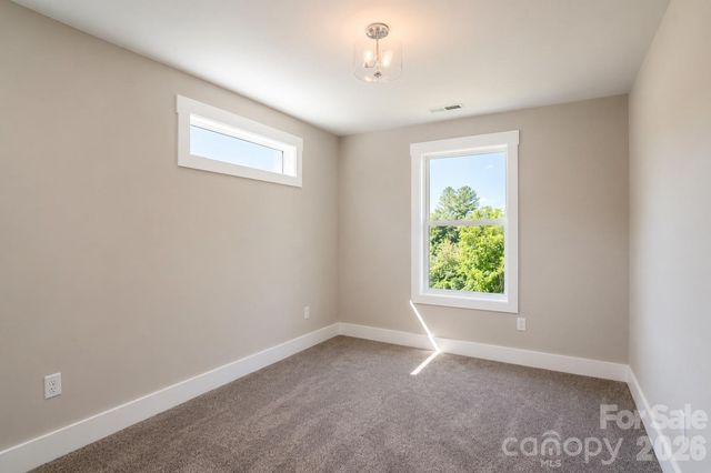 28 Brice Street 14, Asheville, NC 28806