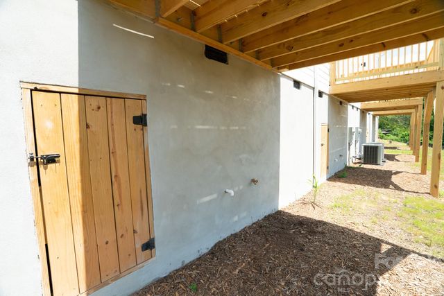 28 Brice Street 14, Asheville, NC 28806