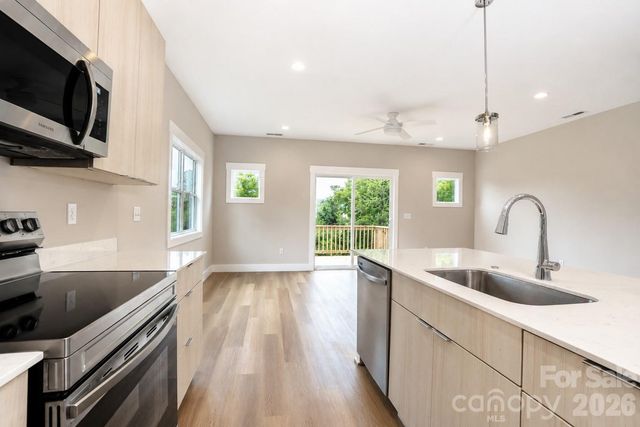 28 Brice Street 14, Asheville, NC 28806