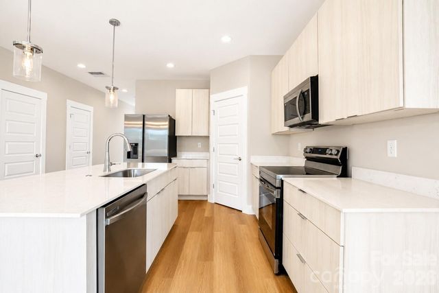 28 Brice Street 14, Asheville, NC 28806