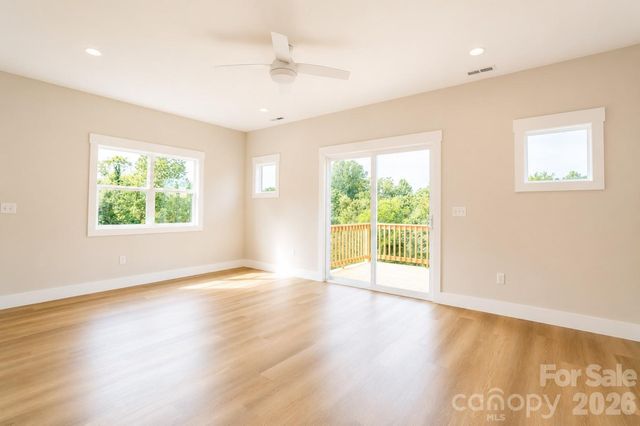 28 Brice Street 14, Asheville, NC 28806
