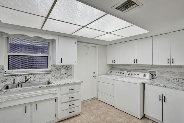 4240 NW 21st Avenue 2, Oakland Park, FL 33309
