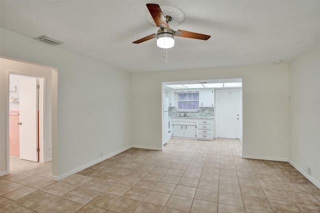 4240 NW 21st Avenue 2, Oakland Park, FL 33309