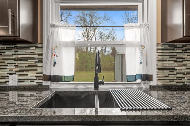 258 E Hills Road, Jasper, TN 37347