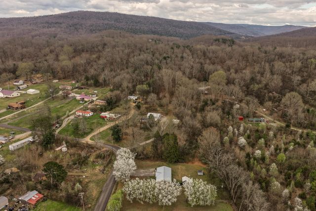 258 E Hills Road, Jasper, TN 37347