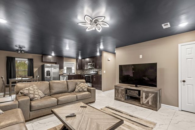 258 E Hills Road, Jasper, TN 37347