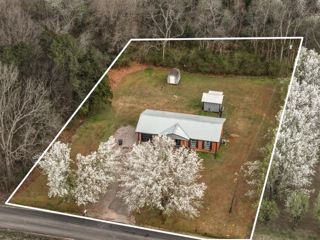 258 E Hills Road, Jasper, TN 37347