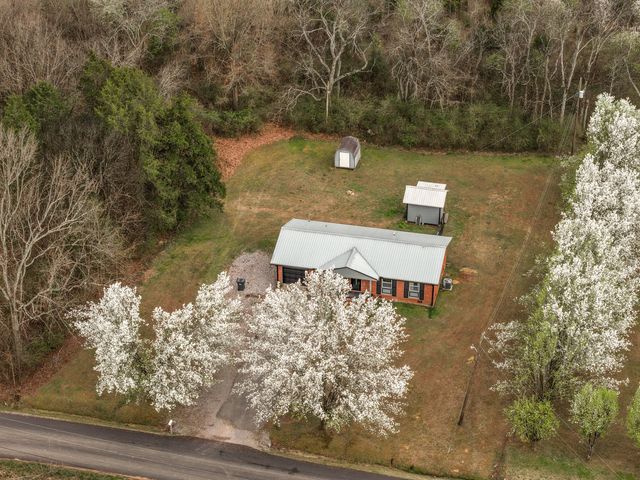 258 E Hills Road, Jasper, TN 37347