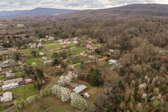 258 E Hills Road, Jasper, TN 37347