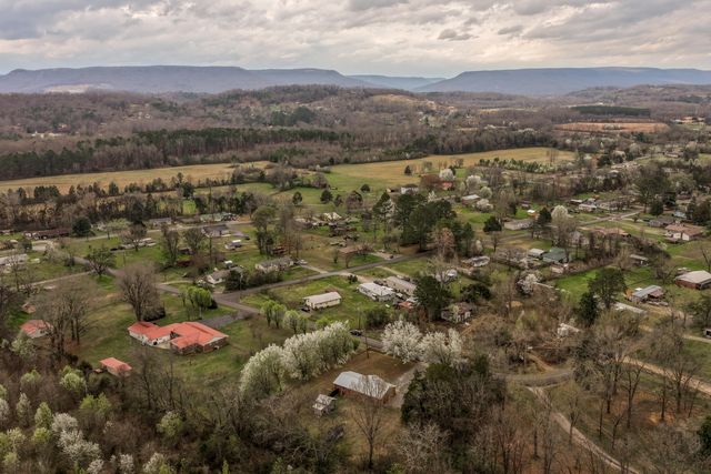 258 E Hills Road, Jasper, TN 37347