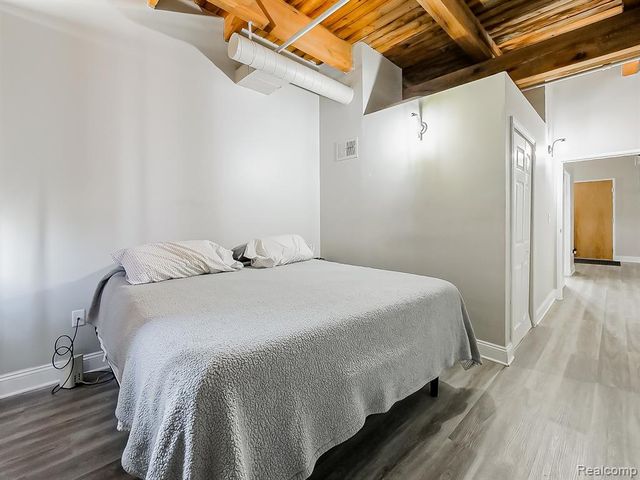 6533 East Jefferson 238, Detroit, MI 48207