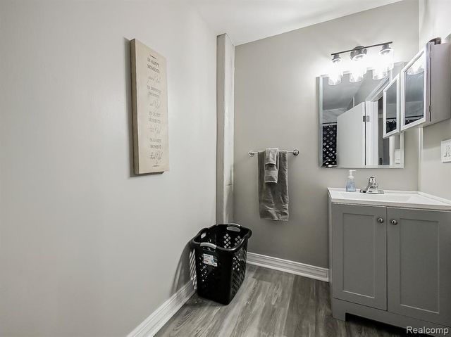 6533 East Jefferson 238, Detroit, MI 48207