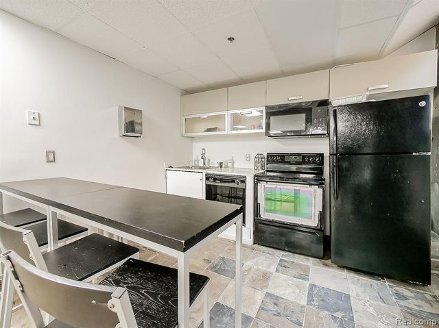 6533 East Jefferson 238, Detroit, MI 48207