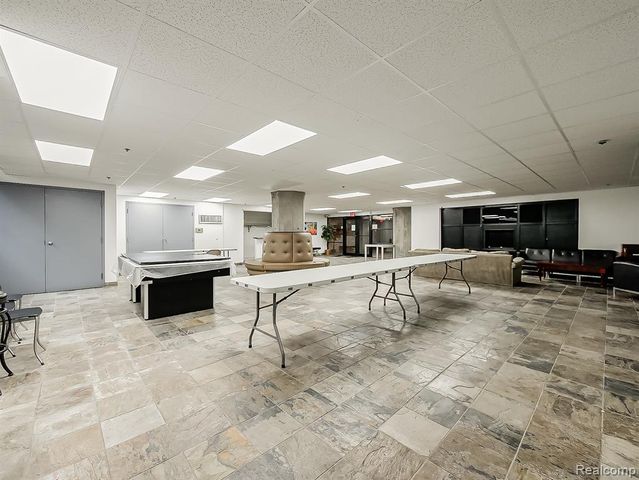 6533 East Jefferson 238, Detroit, MI 48207