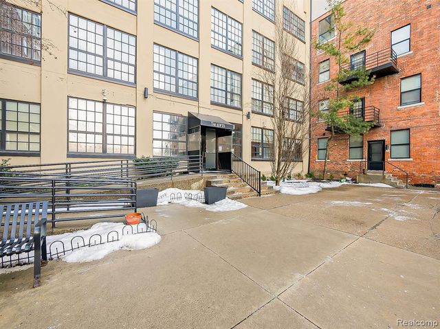 6533 East Jefferson 238, Detroit, MI 48207