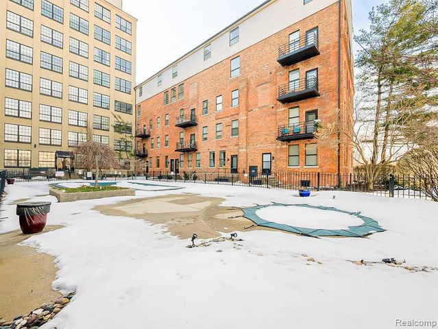 6533 East Jefferson 238, Detroit, MI 48207